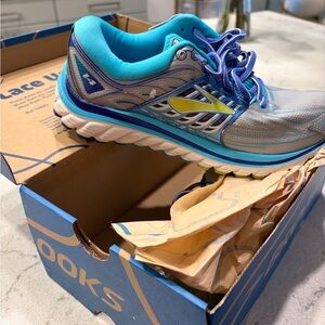 Brand New Brooks Turquoise and Gray Athletic Shoes